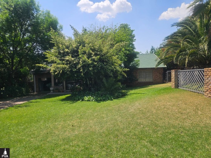 GARDEN 2.jpg