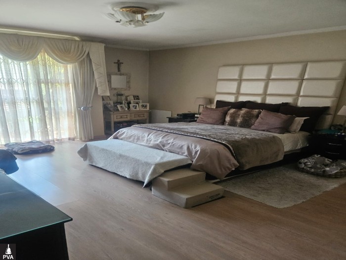 MAIN BED.jpg