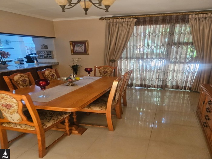 DININGROOM.jpg