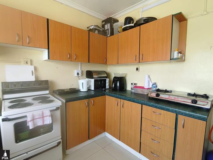 PIC - KITCHEN 3.jpg