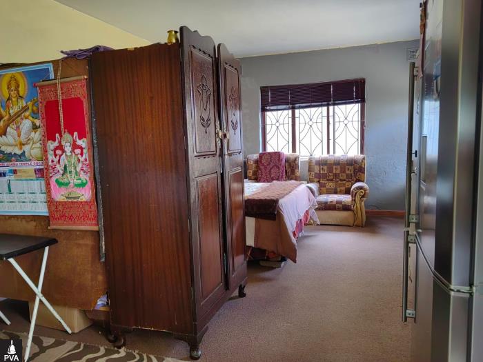 PIC - BEDROOM 1.jpg