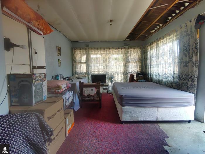 PIC - BEDROOM 2.jpg