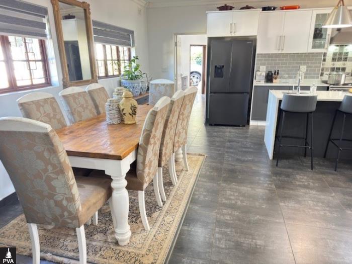 pic 7 diningroom into kitchen.jpg