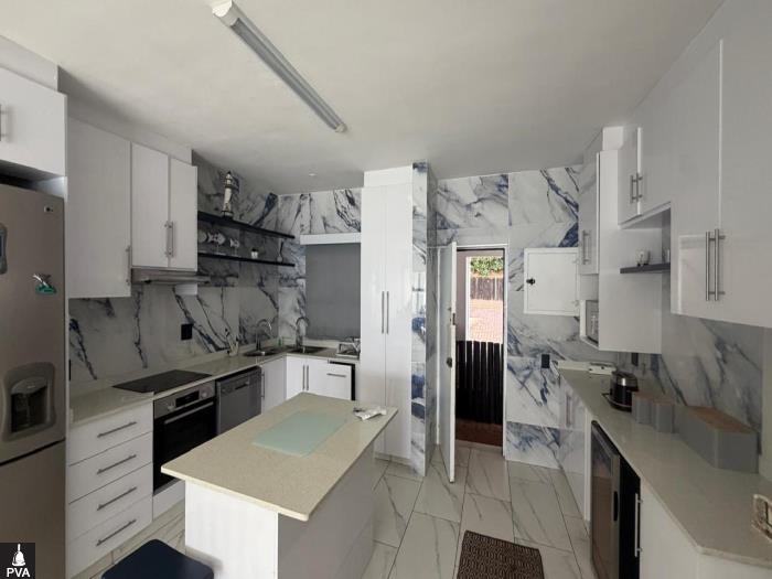 PIC KITCHEN.jpg